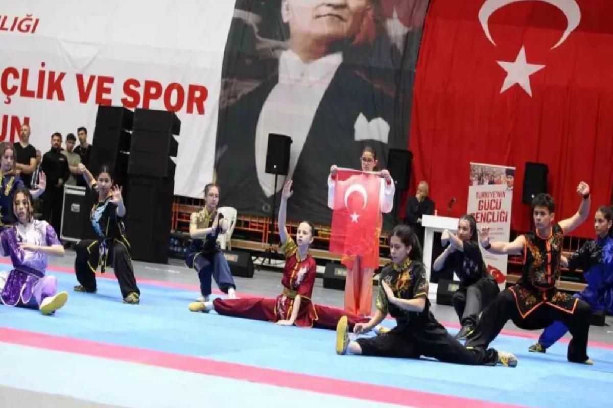 Konya’da 19 Mayıs Atatürk’ü Anma Gençlik ve Spor Bayramı Coşkuyla Kutlandı