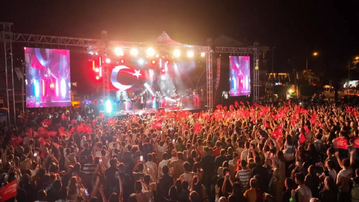 Koray Avcı Fethiye’de 19 Mayıs Kutlamasında