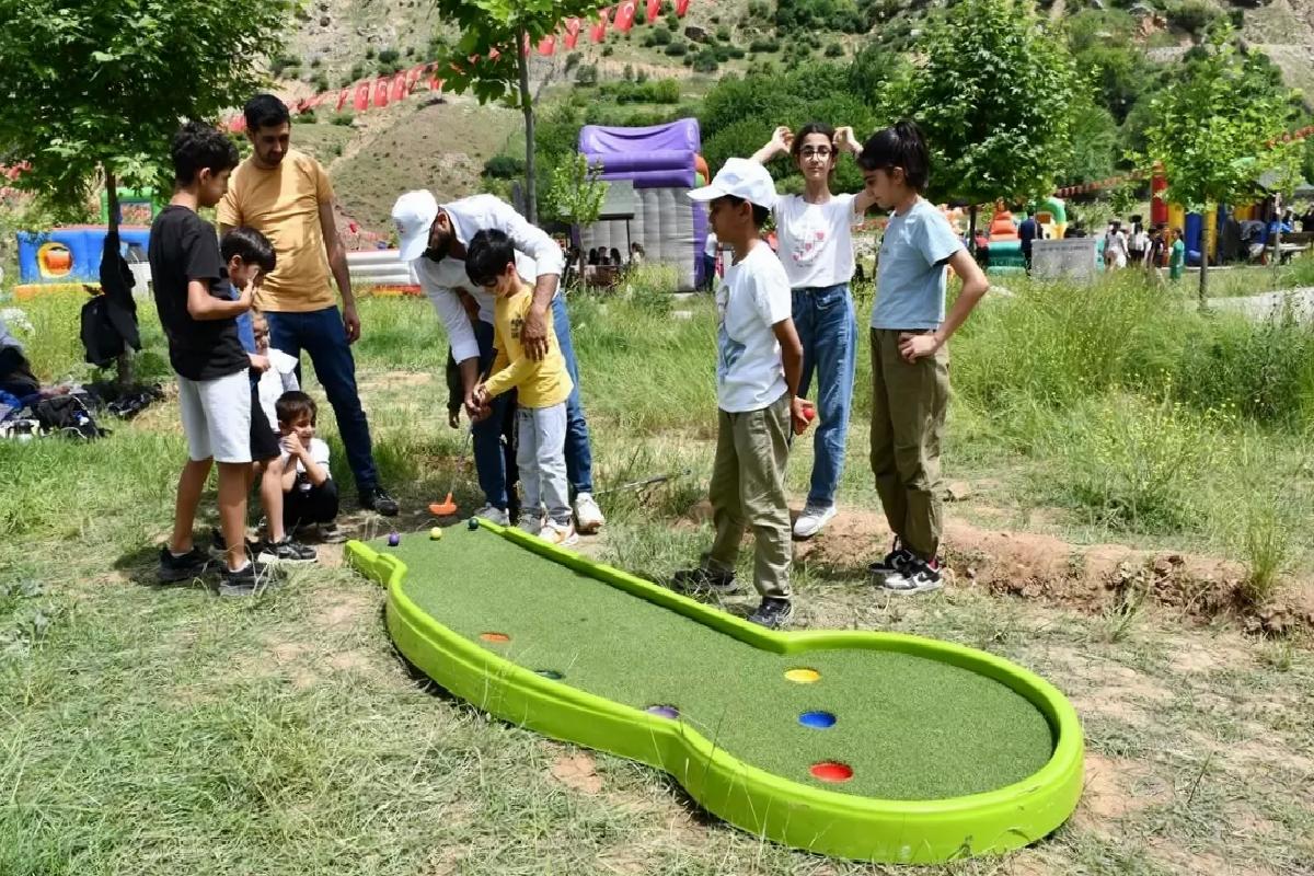 Kozluk’ta Bahar Şenliği ve Rafting Heyecanı