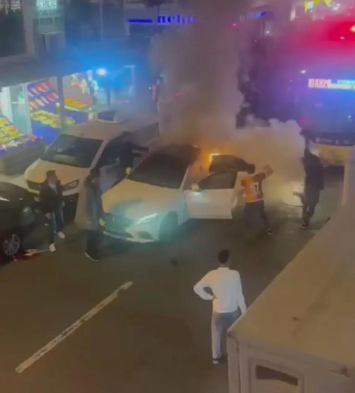Küçükçekmece’de Havai Fişek Yangını