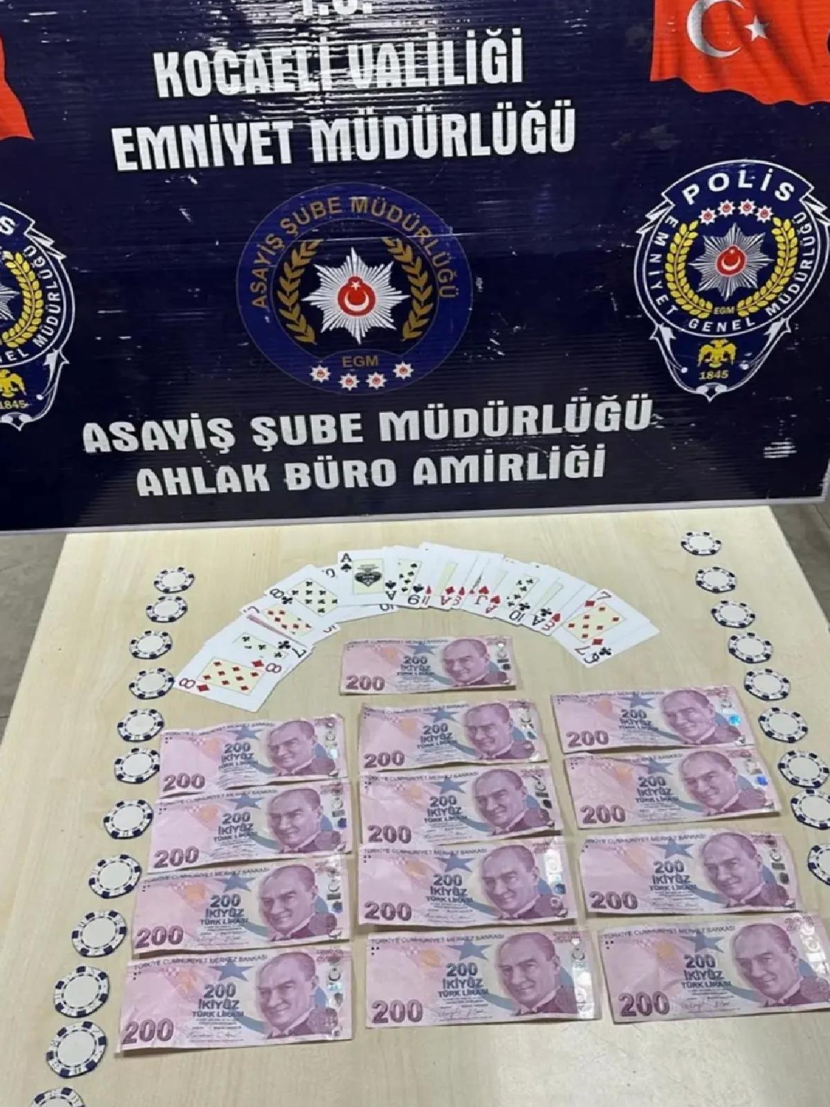 Kumar Oynayan 3 Kişiye Cezayı Kaptırdı