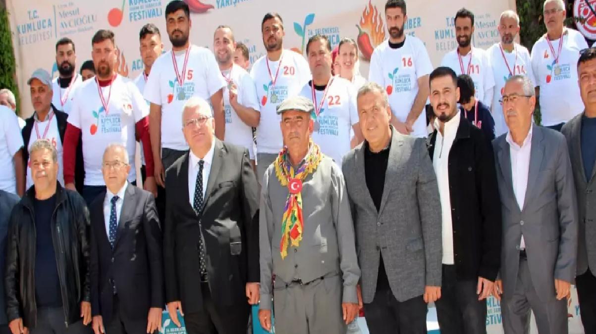 Kumluca’da Acı Biber Yeme Yarışması