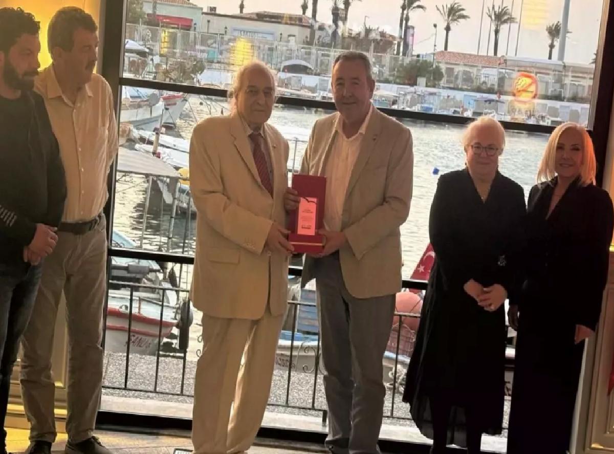 Kuşadası Ticaret Odası’nda Plaket Töreni
