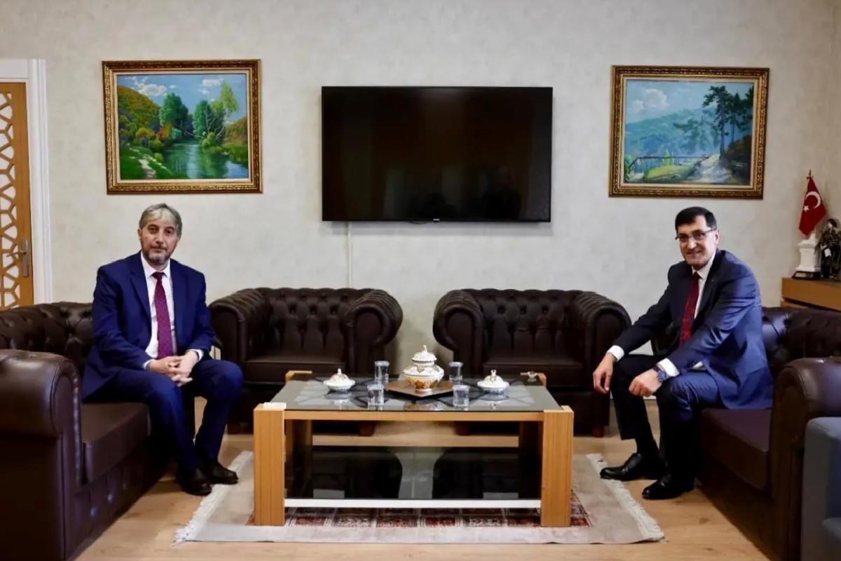 Kütahya Belediye Başkanı Kahveci, İl Milli Eğitim Müdürü Yılmaz’ı Ziyaret Etti