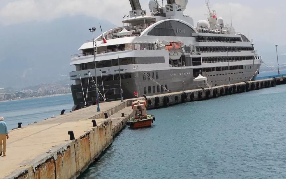 L’austral Kruvaziyeri Alanya’da