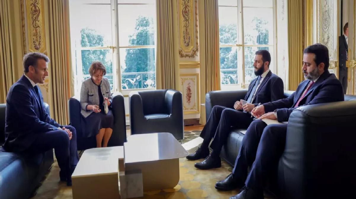 Macron ve Şara Elysee’de Bir Araya Geldi