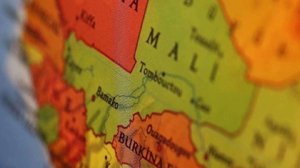Mali’de siyasi partilerin faaliyetleri durduruldu