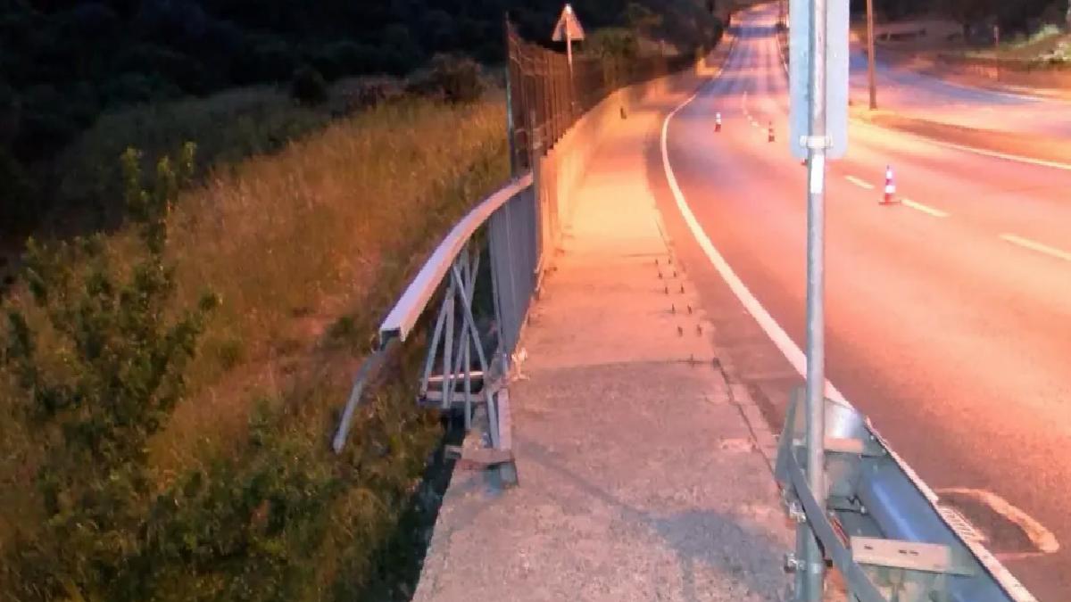 Maltepe’de Otomobil Gölete Uçtu