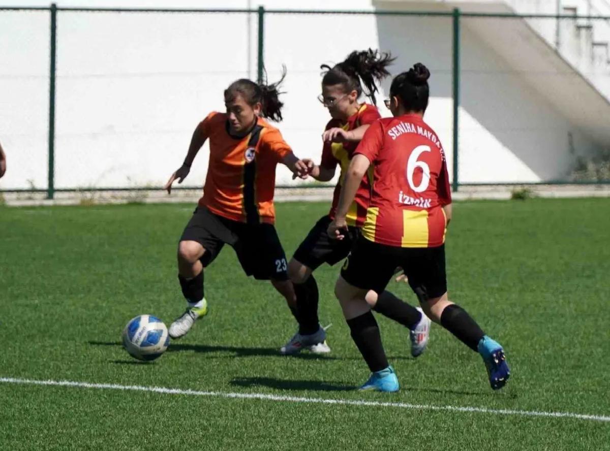 Manisa’da Futbol Yarı Finalleri Başladı