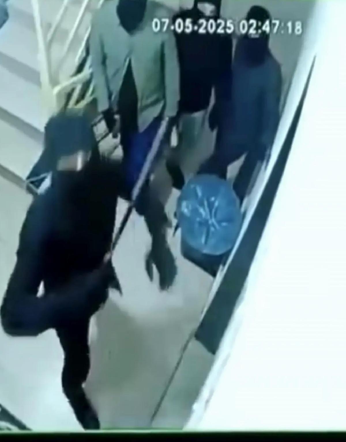 Mardin’de Kapı Kıran Maske-İkili Kaçtı