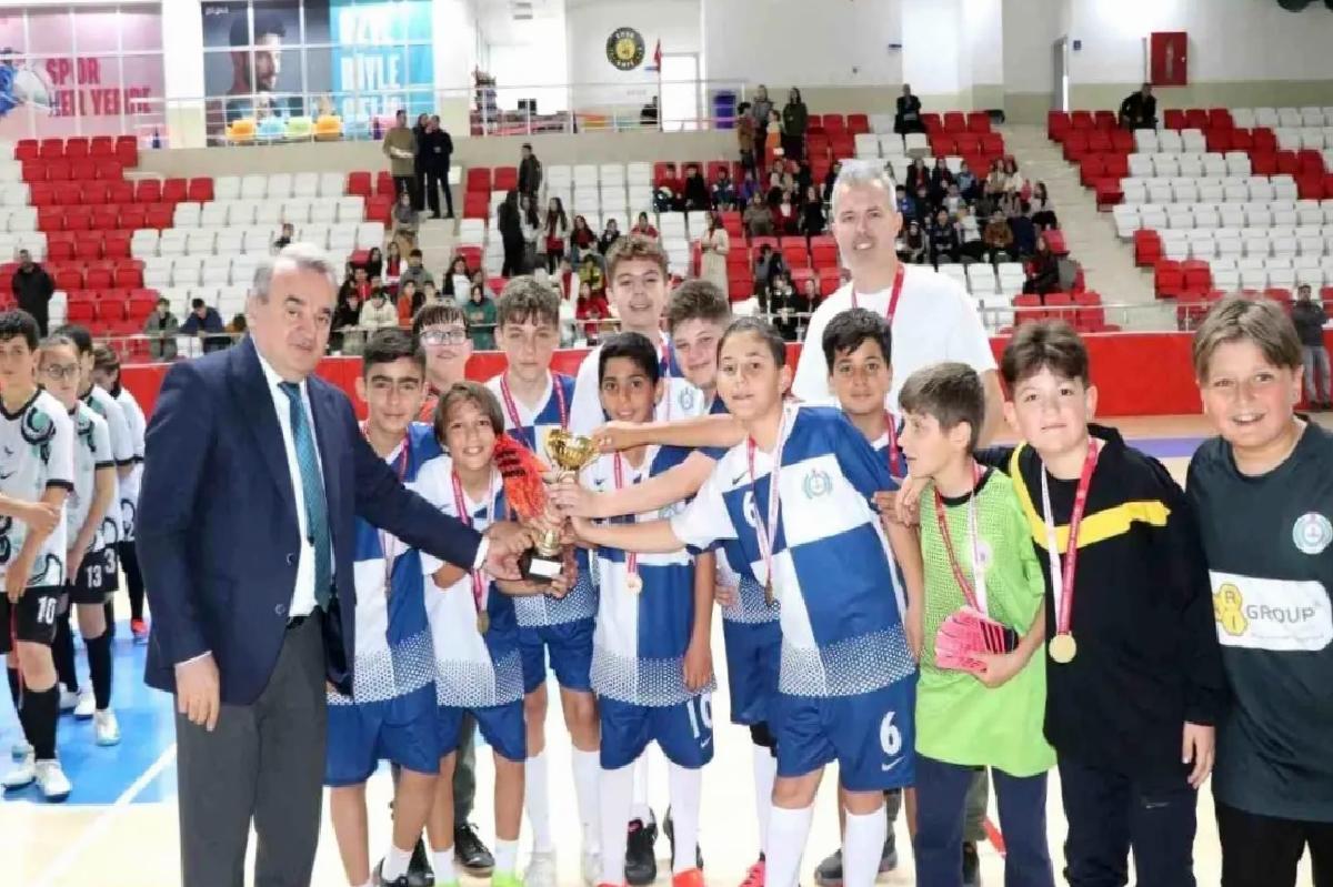Mehmet Akif Ersoy Ortaokulu Futsal Şampiyonu