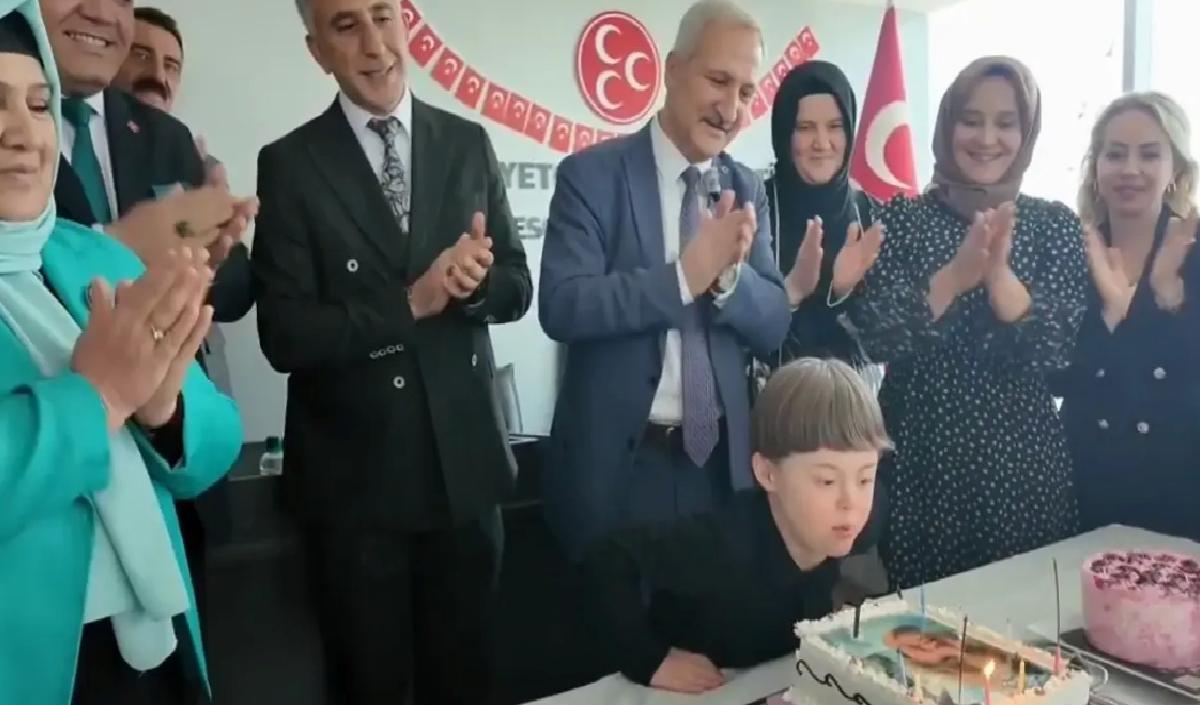 MHP’den Down Sendromlu Mert’e Doğum Günü Kutlaması
