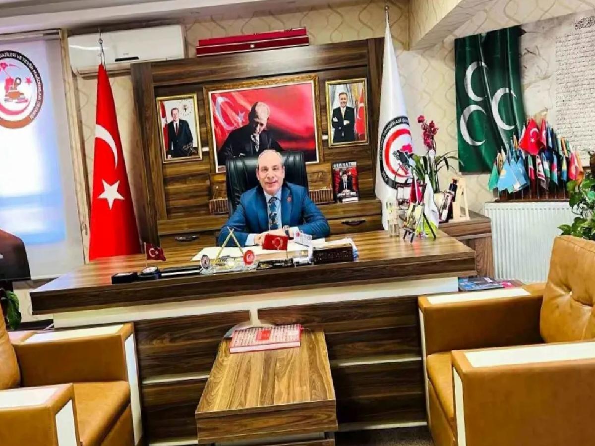 Milletin Adamları Yalnız Değildir