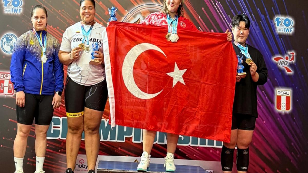Milli halterci Fatmagül Çevik, gençler dünya şampiyonu oldu