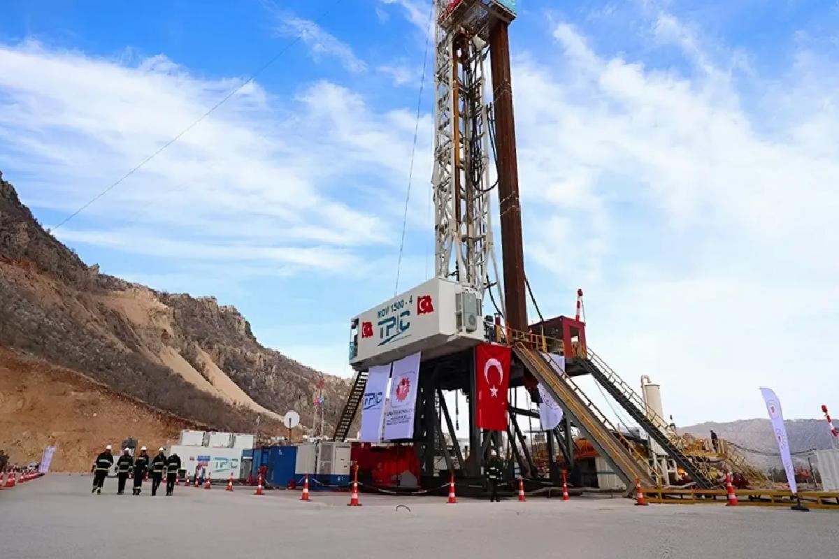 Milyarlarca varillik petrol rezervi umudu