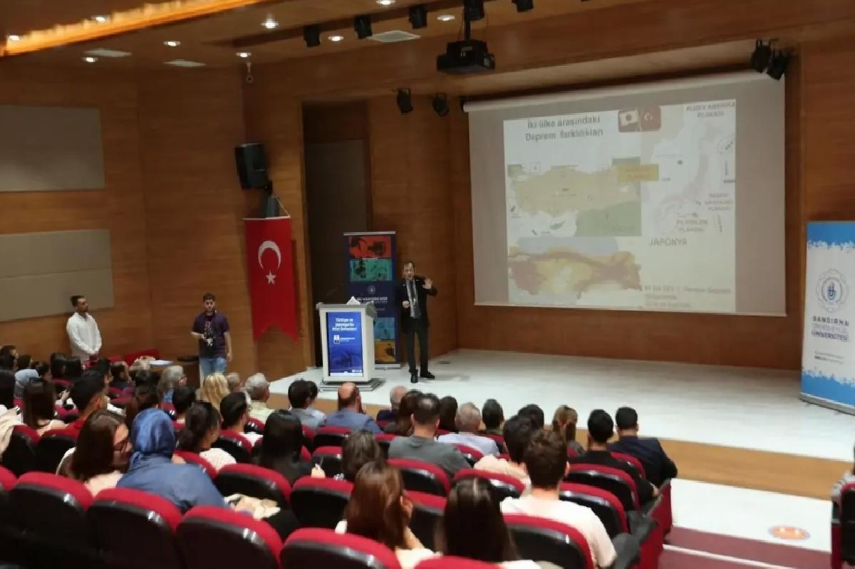 Mimar Moriwaki Öğrencilerle Deprem Bilincini Tartıştı