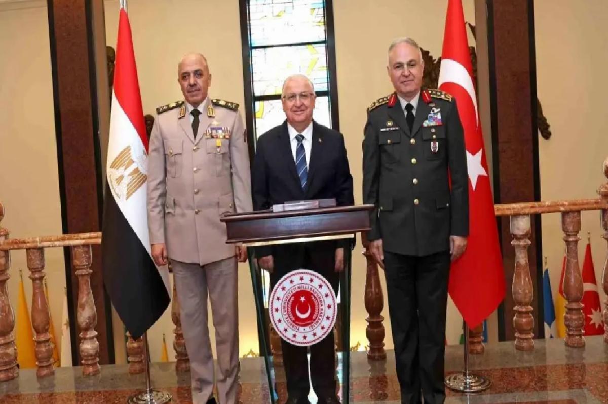 Mısır Genelkurmay Başkanı Türkiye’de