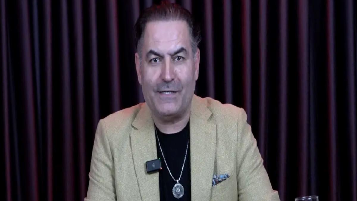 Modacı Özkan Karakuşoğlu: Gülşen artık mayo ile sahneye çıkmaktan vazgeçmeli