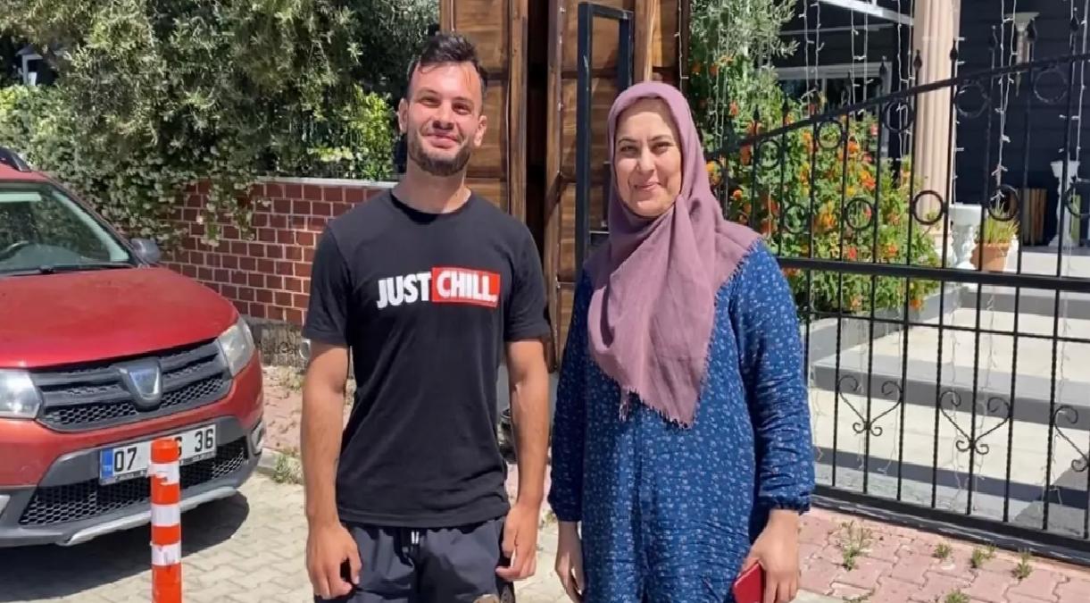 Moldovalı Turist Bulduğu Telefonu Sahibine Teslim Etti