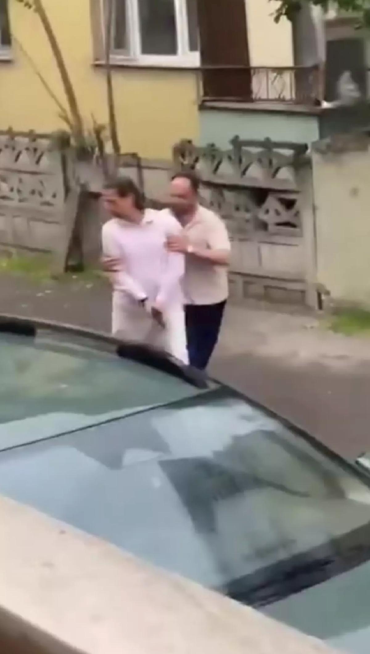 Motosiklet Egzozuna Silahlı Tepki