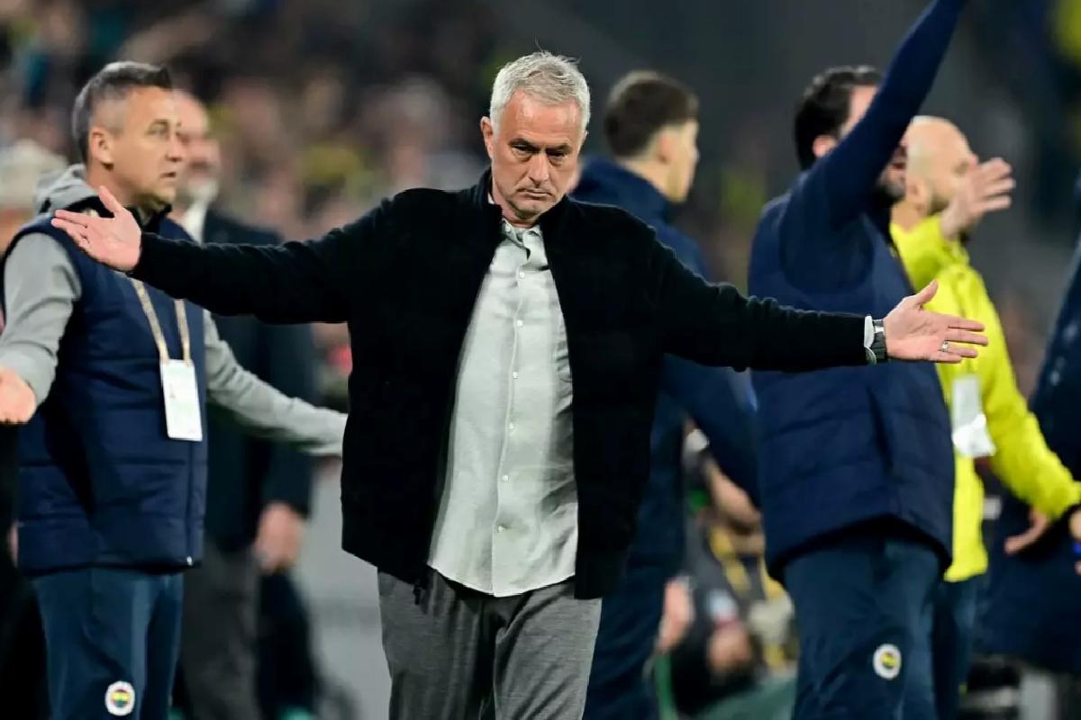 Mourinho’dan Galatasaray’a çok ağır sözler: Kutlayış biçiminiz, insani boyutunuzu gösterir