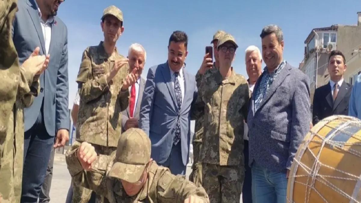Mudanya’da Özel Gereksinimli Bireylere Asker Eğlencesi
