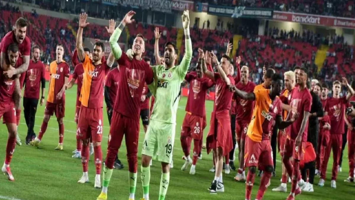 Muslera, 18. Kupasını Kazandı