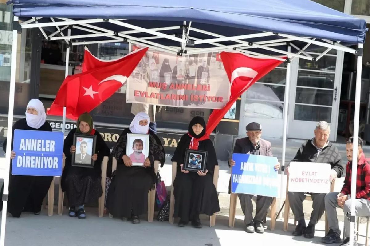 Muş’ta Aileler Çocukları İçin Eylem Düzenledi