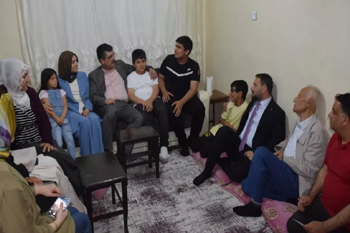 Nasıroğlu, Batman’da Ev Ziyaretleri Yaptı