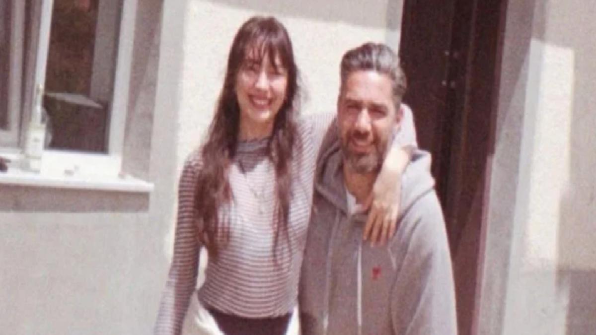 Neslihan Atagül’den oğlu Aziz ile yeni poz