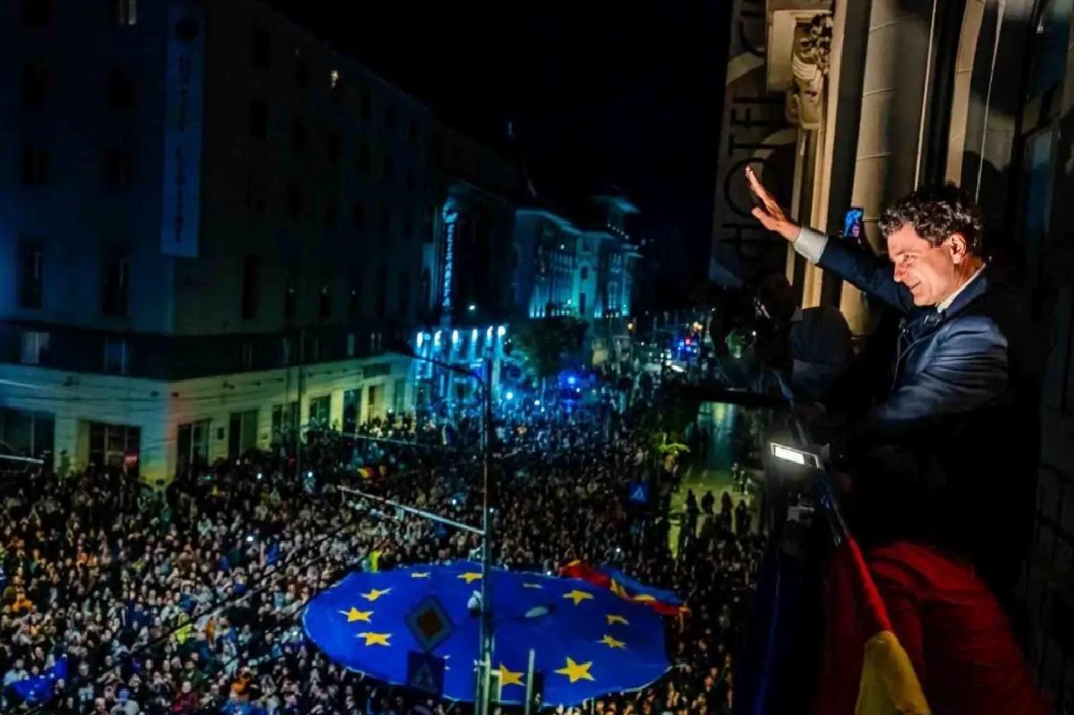 Nicusor Dan, Romanya Cumhurbaşkanlığını Kazandı