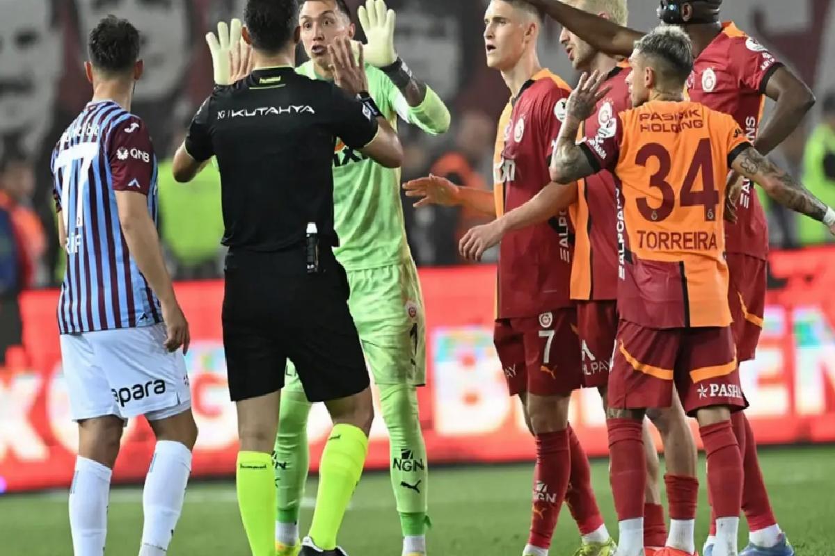 O pozisyonda ne konuşuldu? Süper Lig’de 35. haftanın VAR kayıtları açıklandı!