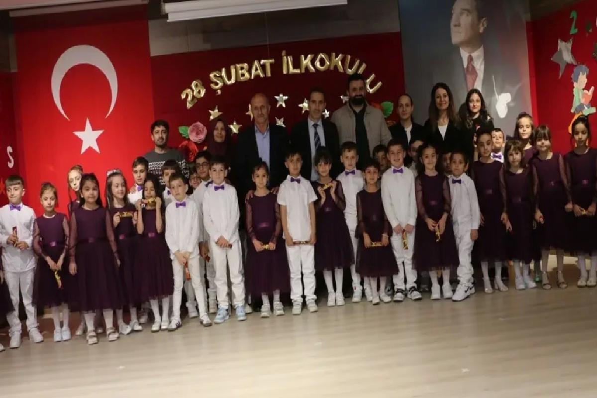 Of’ta İlkokul Öğrencilerine Okuma Yazma Etkinliği