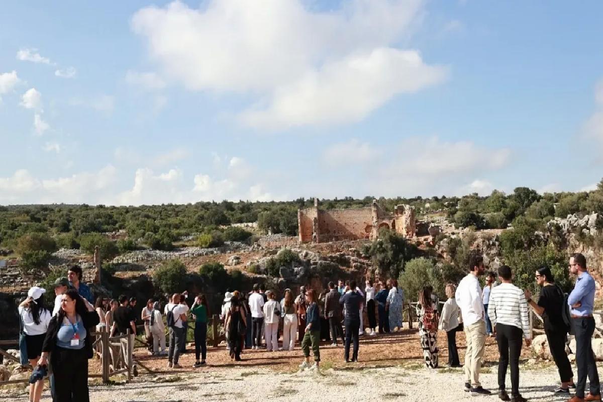 Öğrencilerden Deniz Kaplumbağaları İçin Temizlik