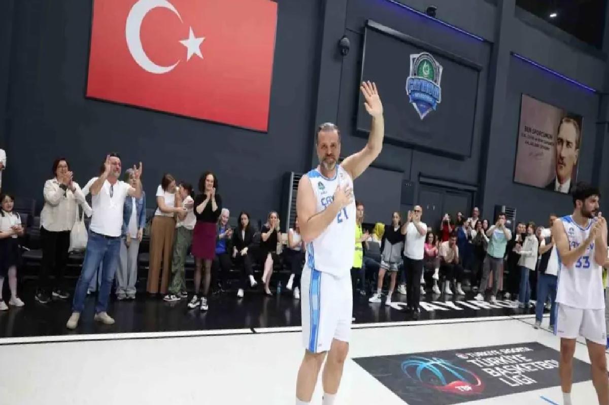 Oğuz Savaş, Basketbol Kariyerine Veda Etti