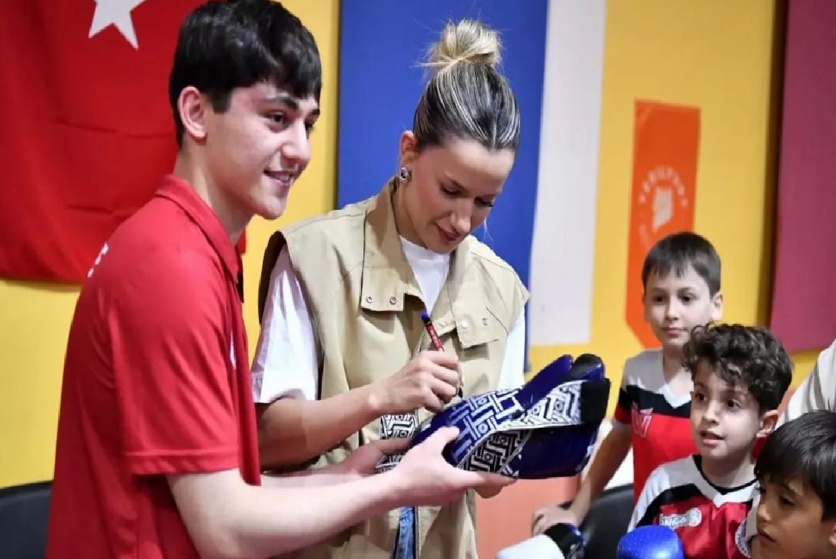 Olimpiyat İkincisi Hatice Akbaş, Genç Sporcularla Buluştu