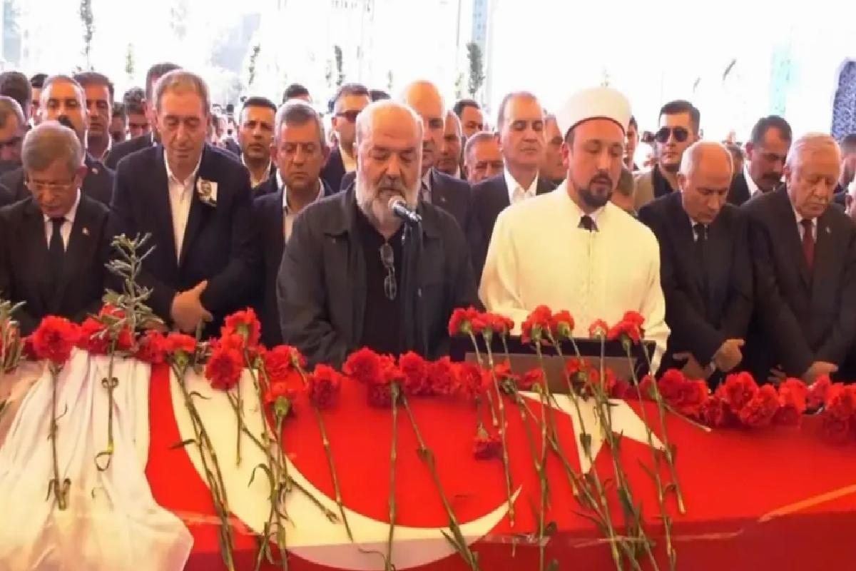 Önder’in cenaze namazını vasiyeti üzerine İhsan Eliaçık kıldırdı