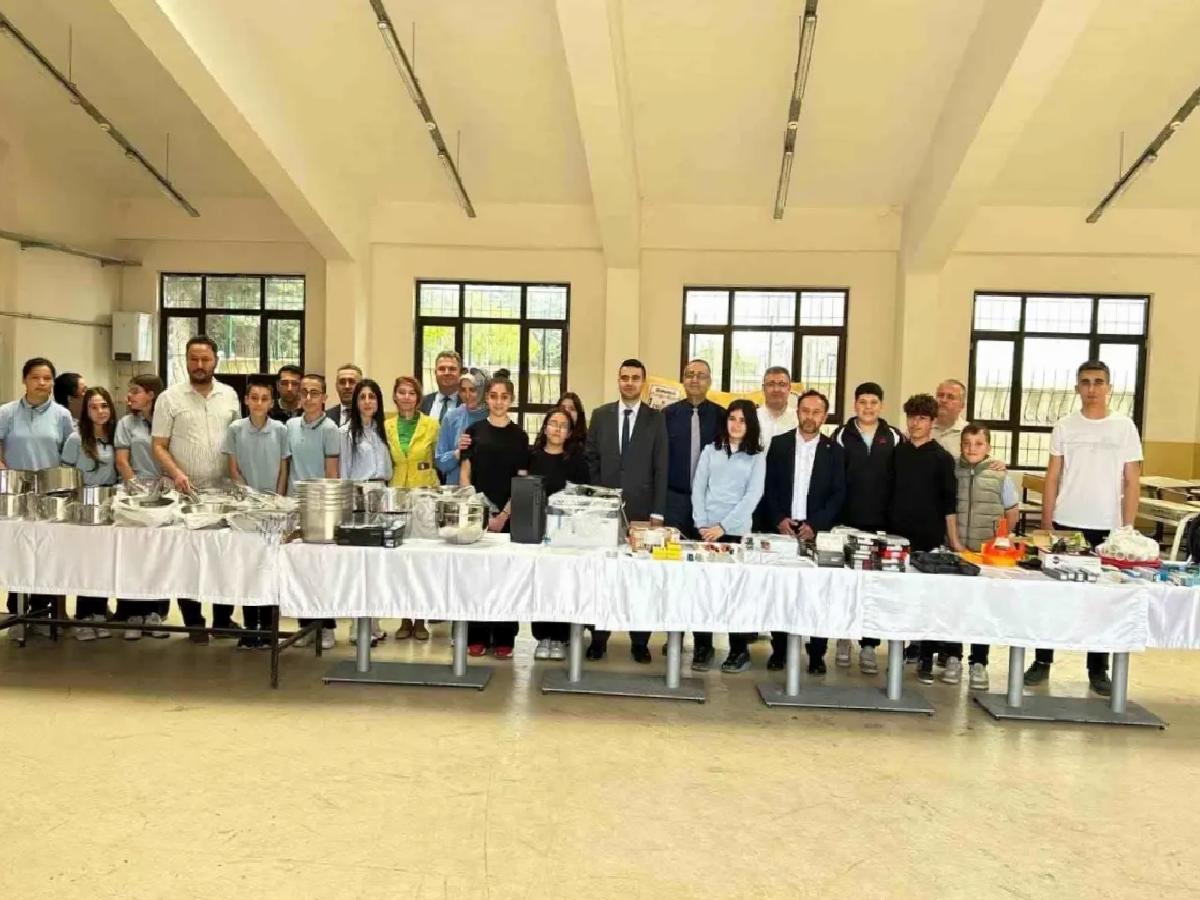 Osmaneli OSB’den Okula Teknik Destek