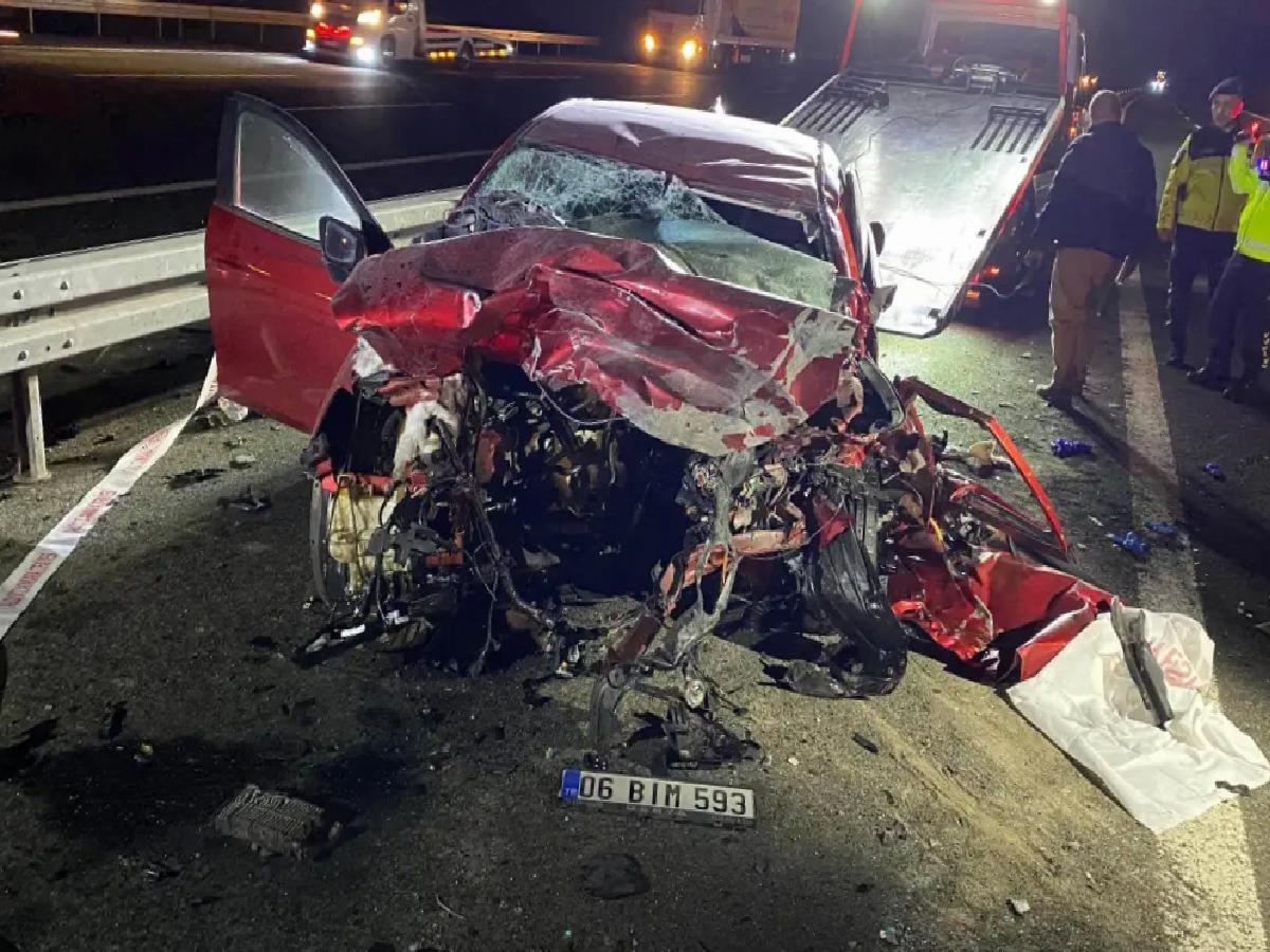 Otoyol Kazasında 4 Kişi Hayatını Kaybetti
