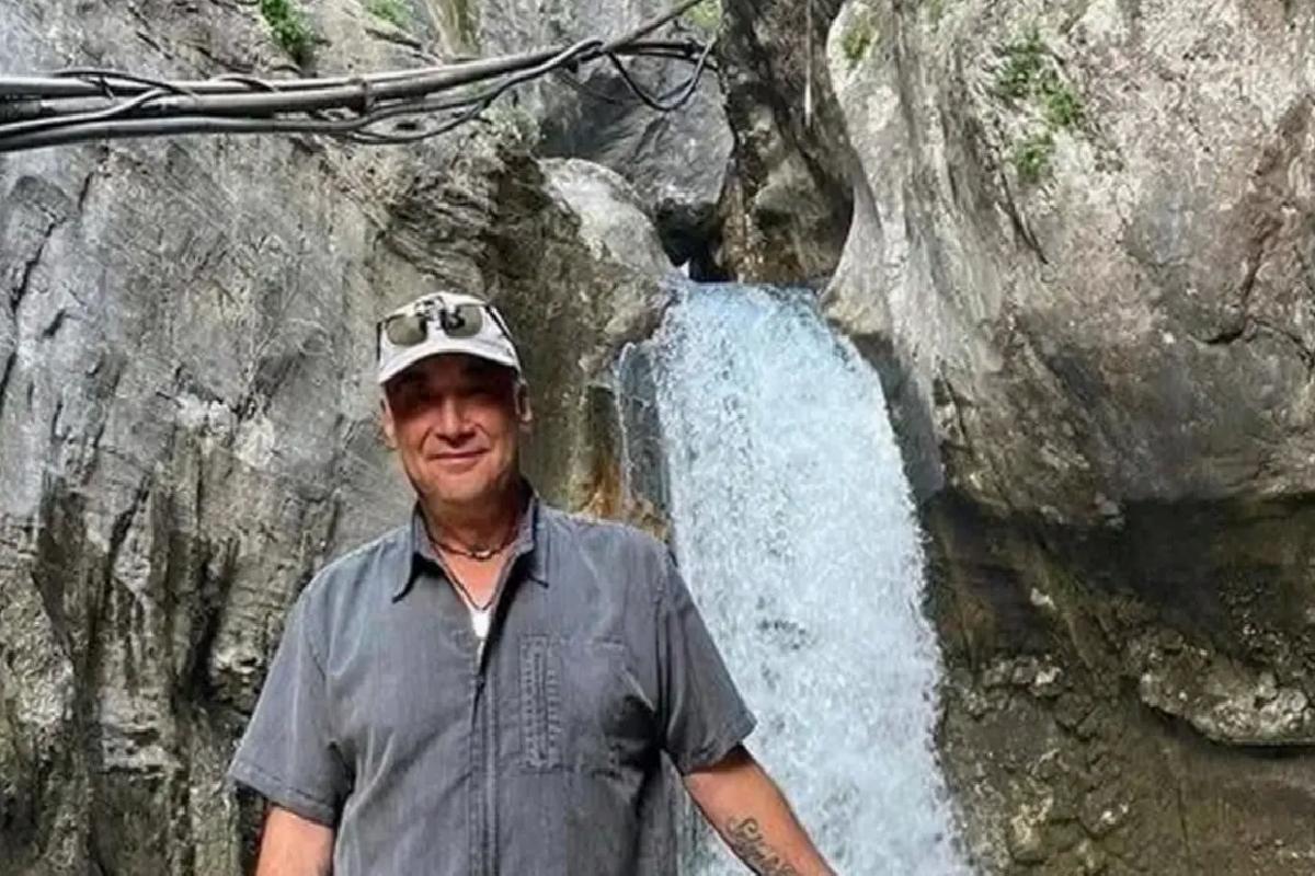 Oyuncu Mehmet Serdar Sulukahya sosyal medyadan tanıştığı kadın tarafından bıçaklandı