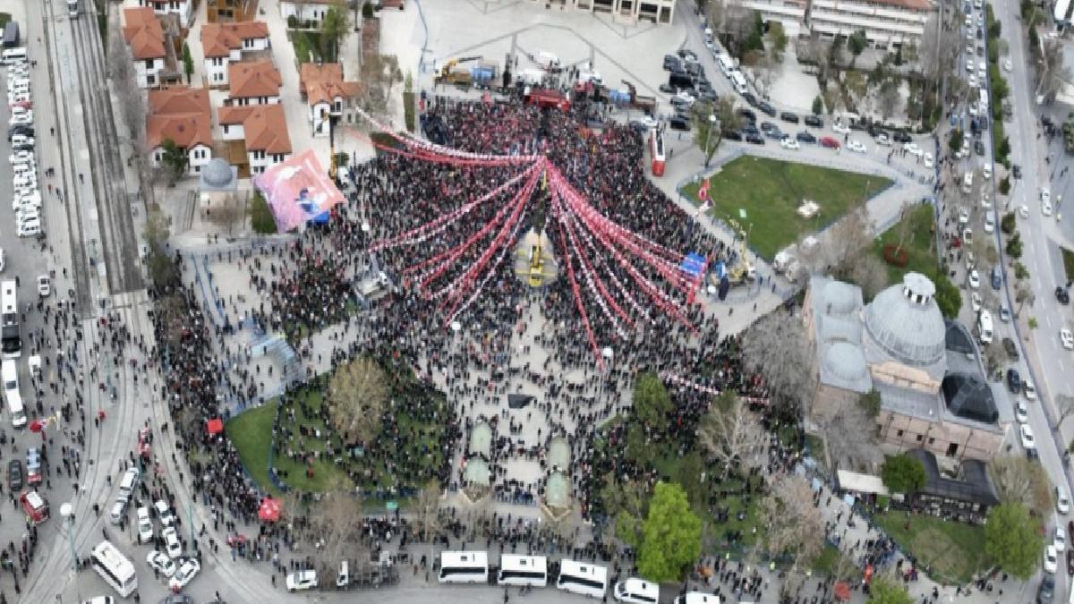 Özgür Özel’in Konya’da miting yaptığı alan boş kaldı