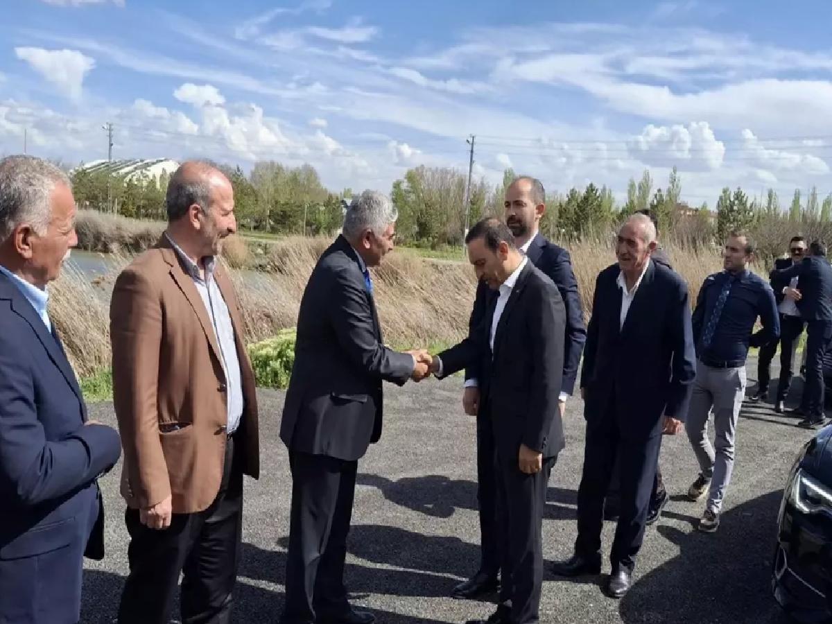 Özyürek’ten Üst Düzey Muhtarlarla Toplantı