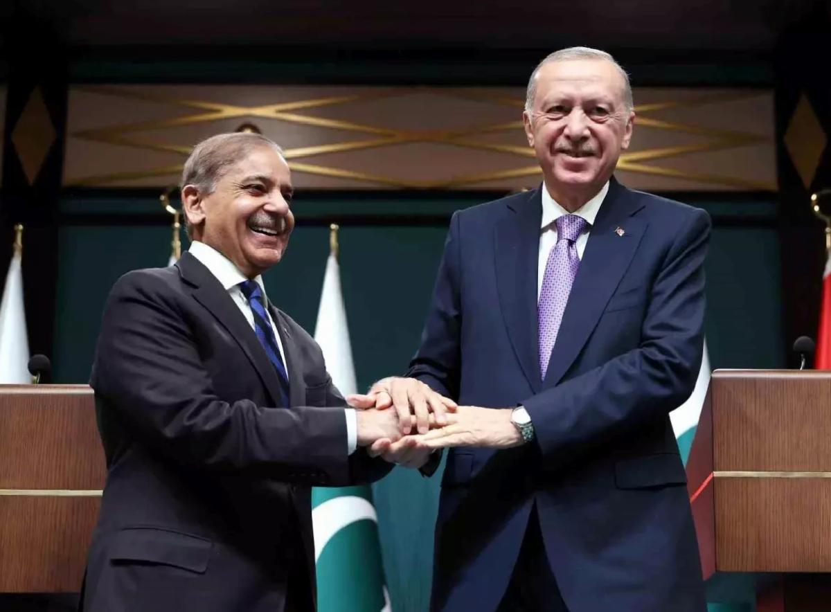 Pakistan Başbakanı Şerif’ten Cumhurbaşkanı Erdoğan’a teşekkür