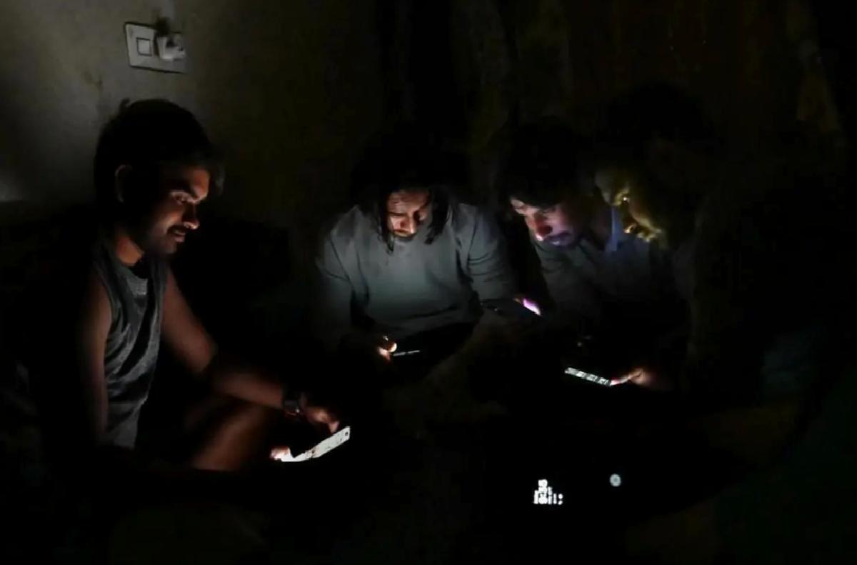 Pakistan-Hindistan Gerginliği: Elektrik Kesintileri Başladı