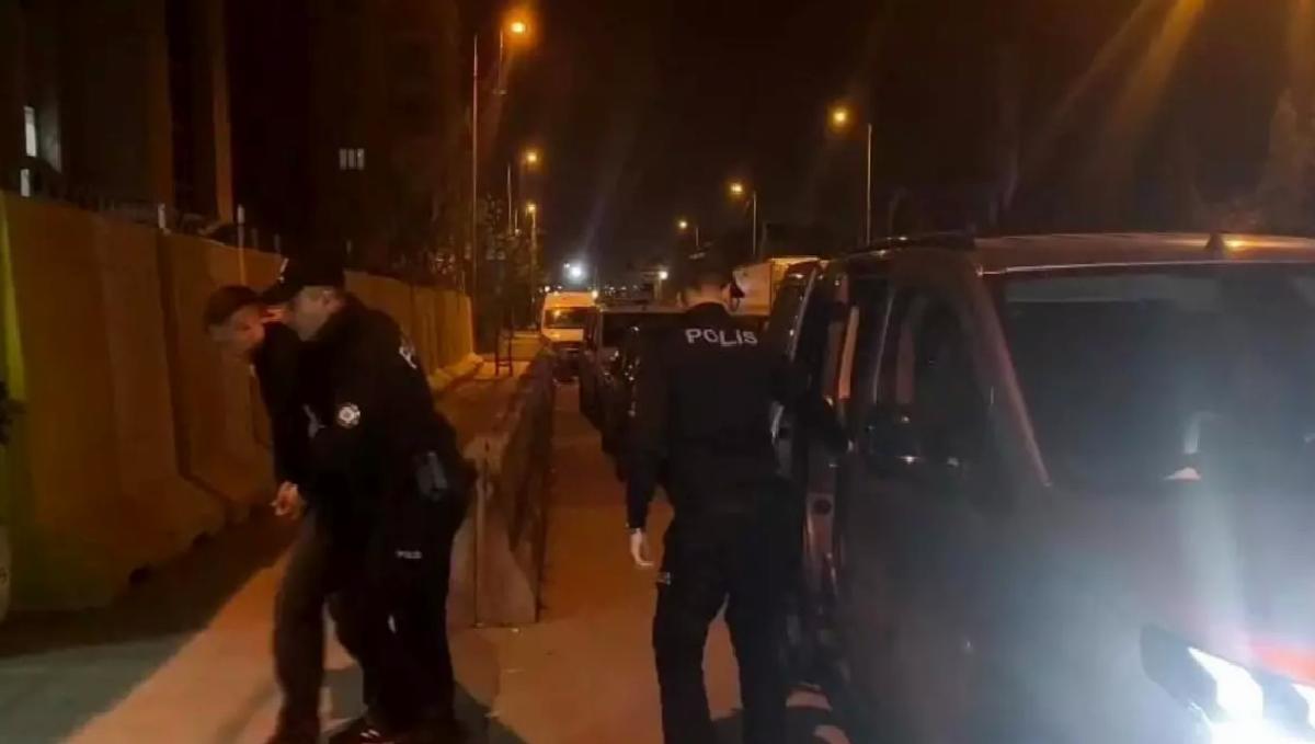 Pendik’te asker uğurlama eğlencesinde havaya ateş açan şahıs yakalandı