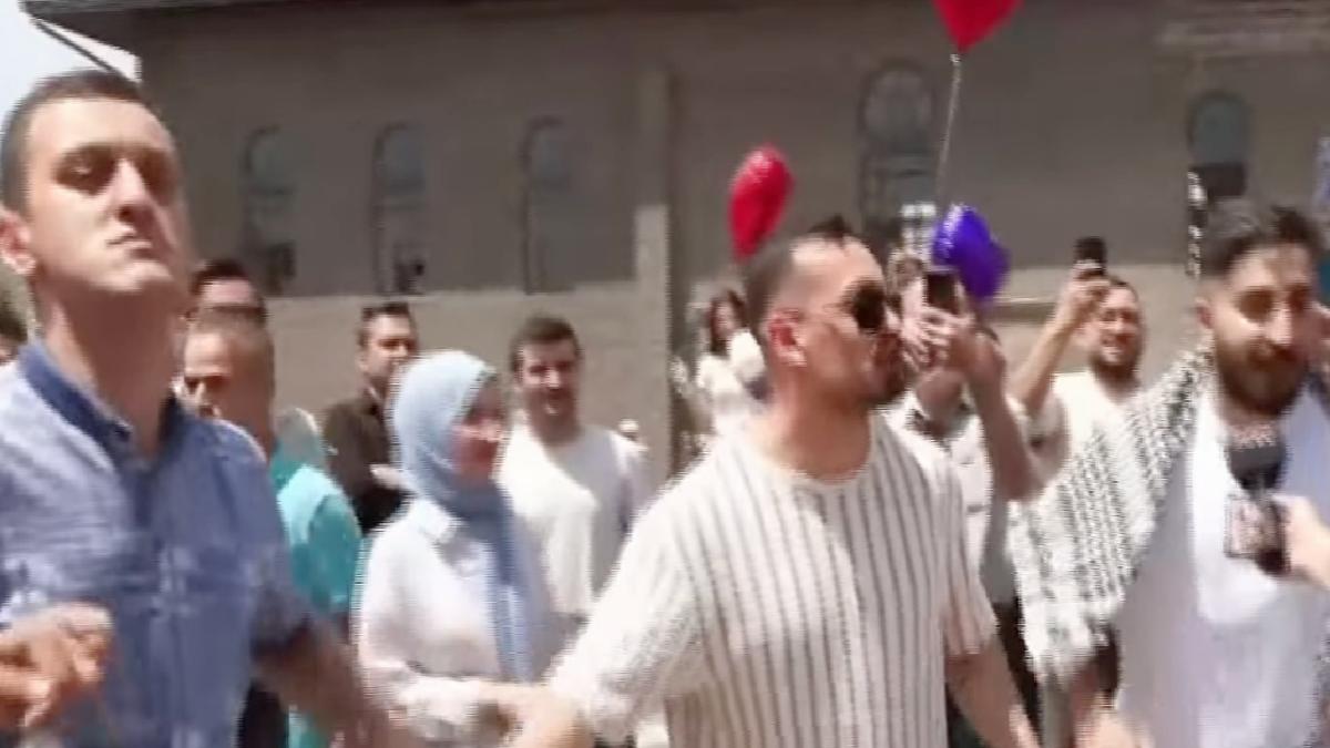 PKK kendisini feshetti: Diyarbakır’da halaylar çekildi