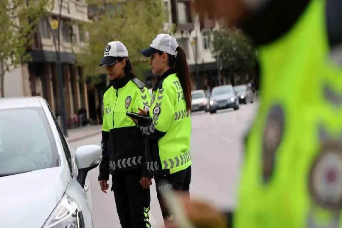 Polis Anneler Görevde