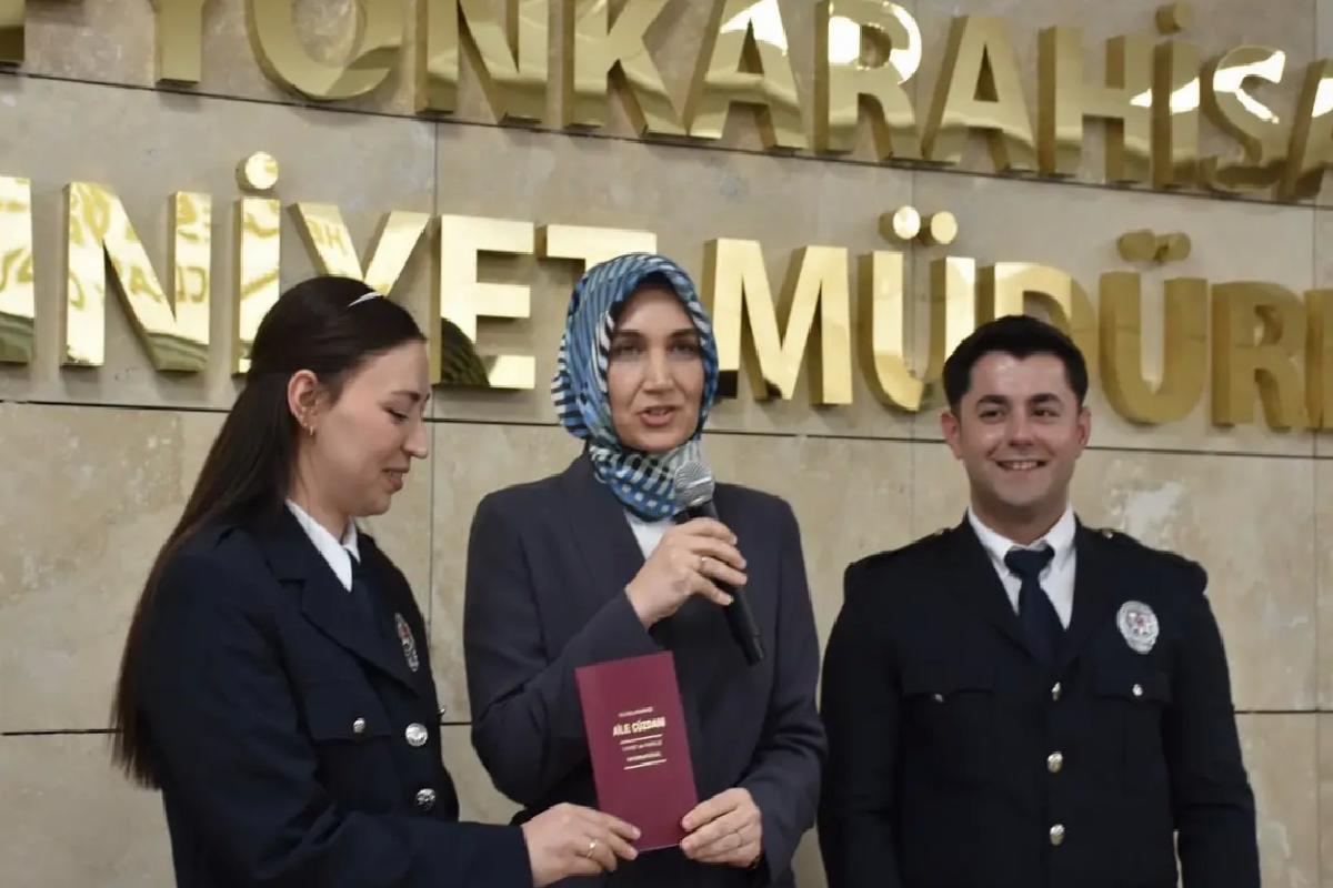 Polis Çiftten Üniformalı Nikah Töreni