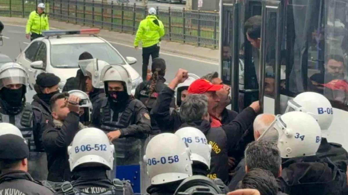 Polis Taksim’e Yürümek İsteyenleri Gözaltına Aldı