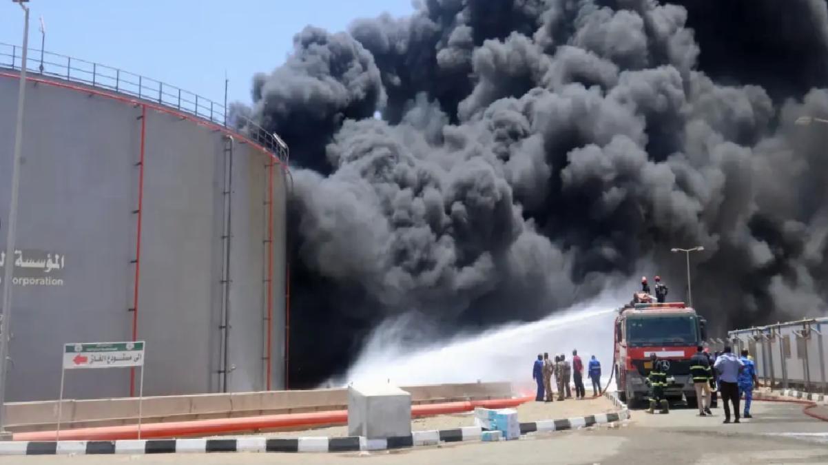 Port Sudan’da İHA Saldırısı: Patlama ve Yangın